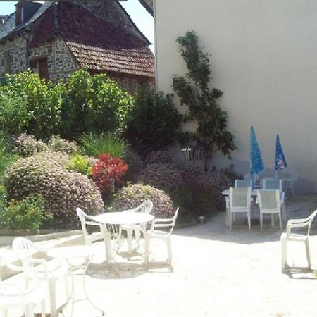 Logis Hotel Les Tilleuls Saint-Cirgues-de-Jordanne Екстер'єр фото