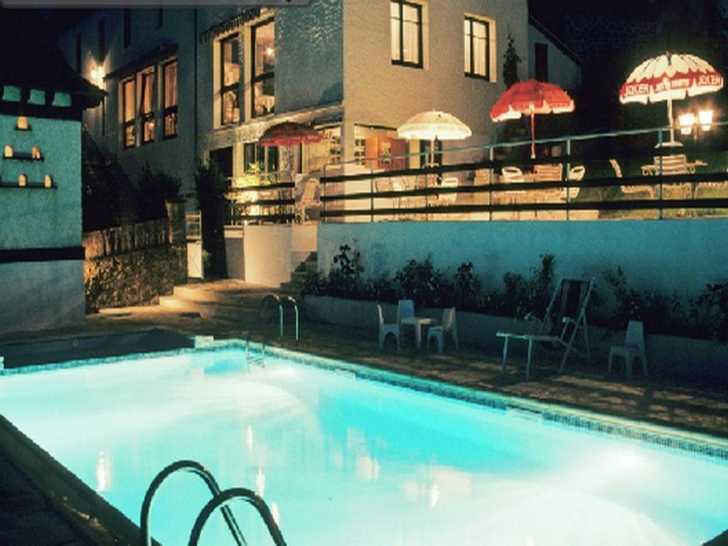 Logis Hotel Les Tilleuls Saint-Cirgues-de-Jordanne Екстер'єр фото