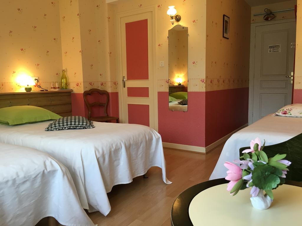 Logis Hotel Les Tilleuls Saint-Cirgues-de-Jordanne Екстер'єр фото