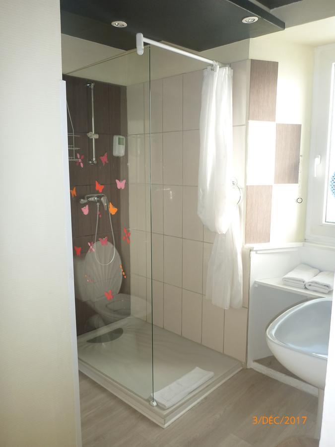 Logis Hotel Les Tilleuls Saint-Cirgues-de-Jordanne Екстер'єр фото