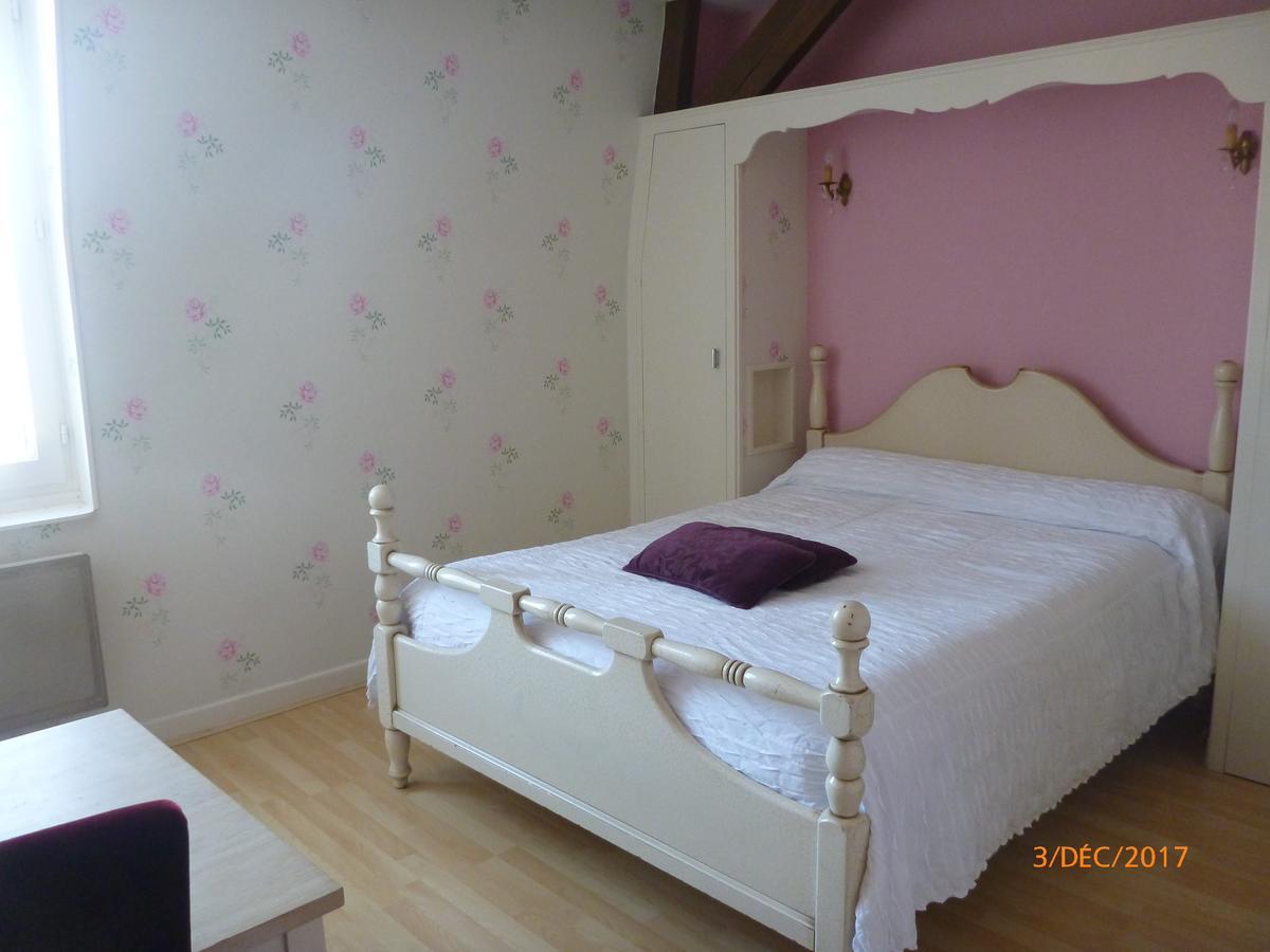 Logis Hotel Les Tilleuls Saint-Cirgues-de-Jordanne Екстер'єр фото
