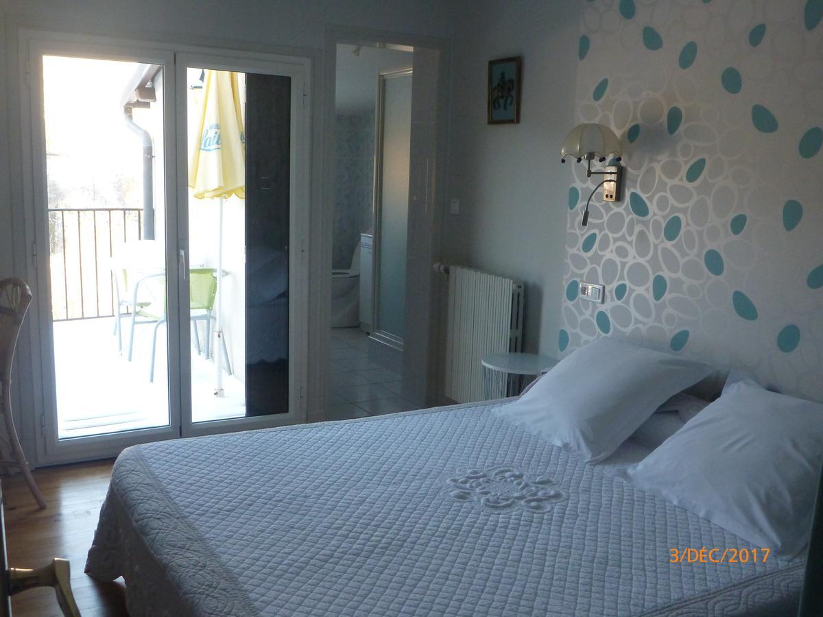 Logis Hotel Les Tilleuls Saint-Cirgues-de-Jordanne Екстер'єр фото