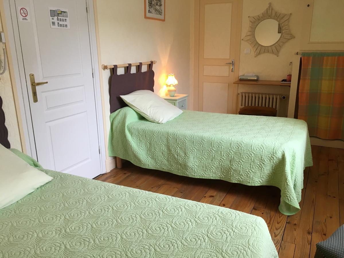 Logis Hotel Les Tilleuls Saint-Cirgues-de-Jordanne Екстер'єр фото